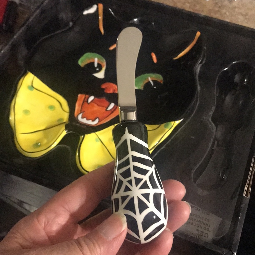 NIP Spooky Ceramic Cat Plate + Spreader - Picture 6 of 7